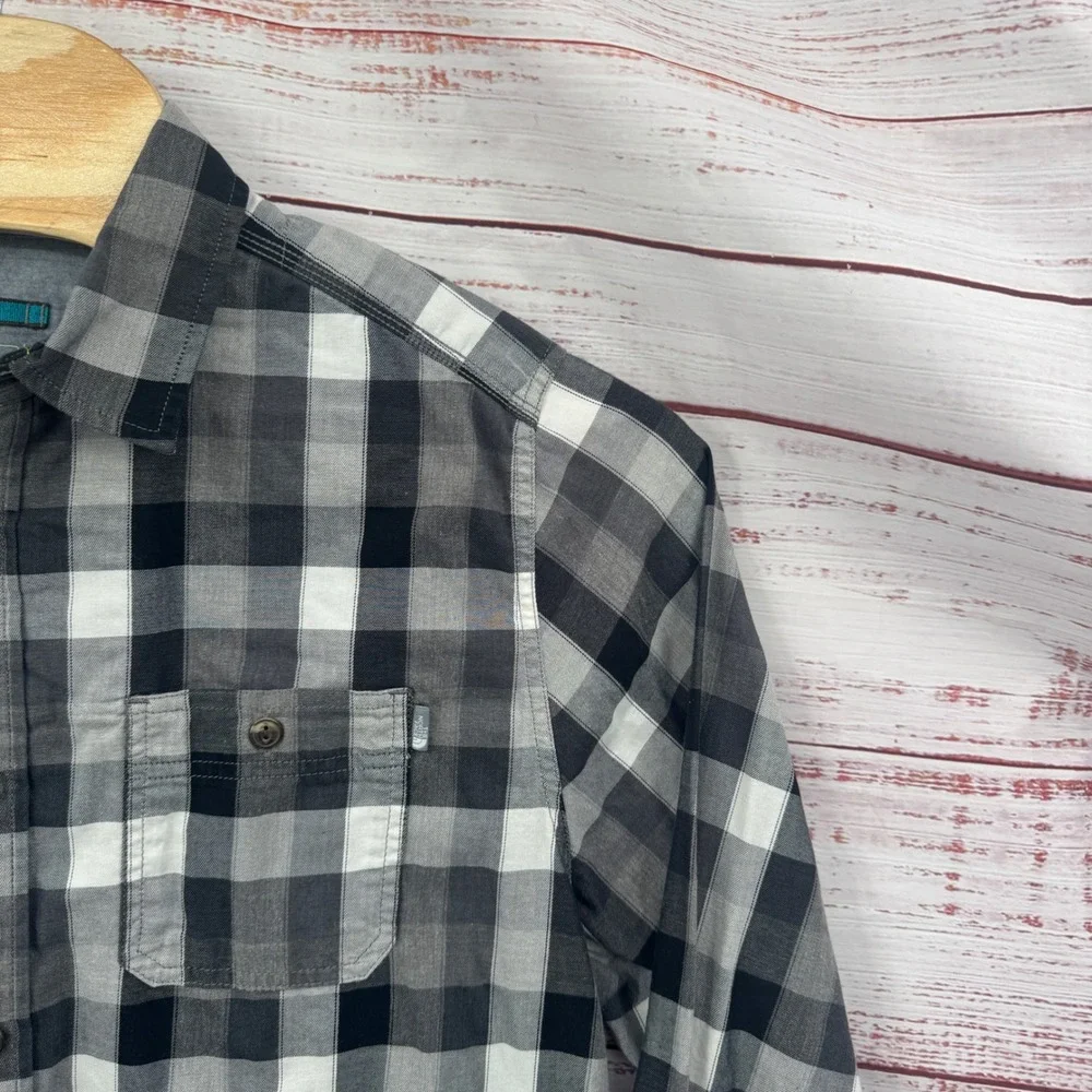 The North‎ Face Shirt Mens 2XL Long Sleeve Plaid Shirt Double Pocket Hiking